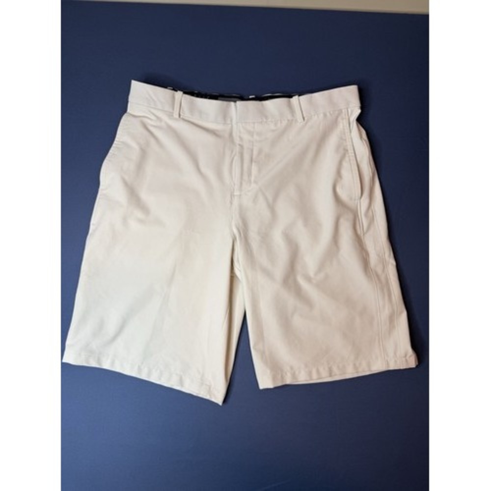 Nike Golf Men's Beige Solid Flat Front Shorts 34W 10" Inseam Pockets